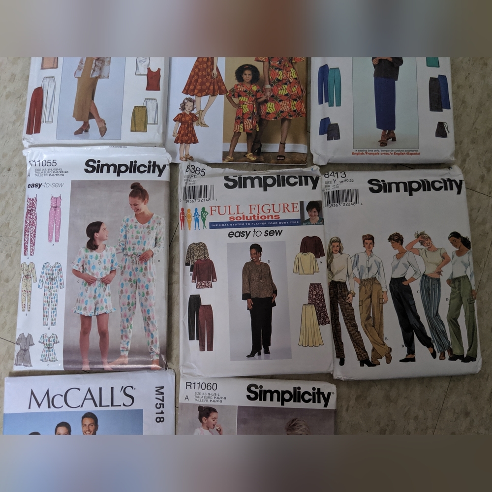 Simplicity Sewing Patterns - Picture 5 of 7